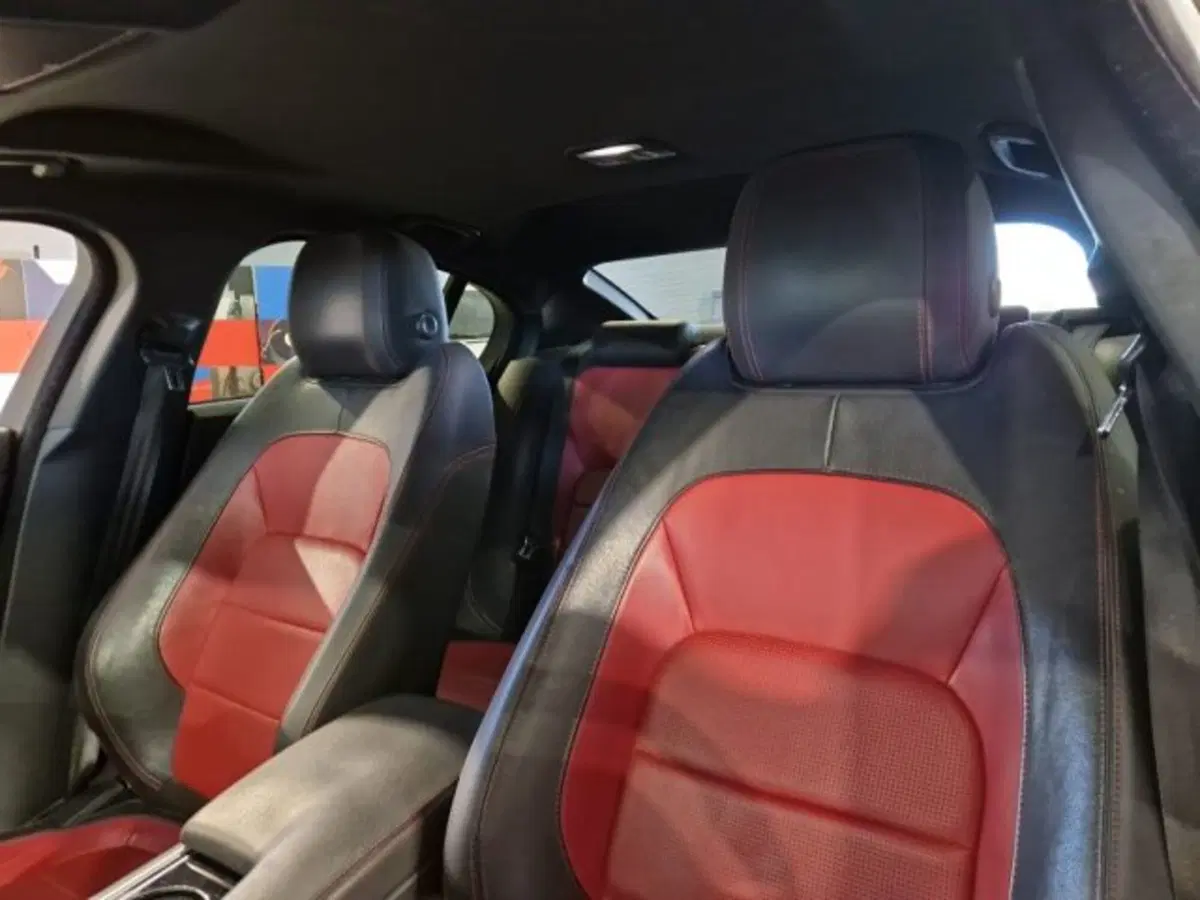 Jaguar XE usata a Livorno (11)