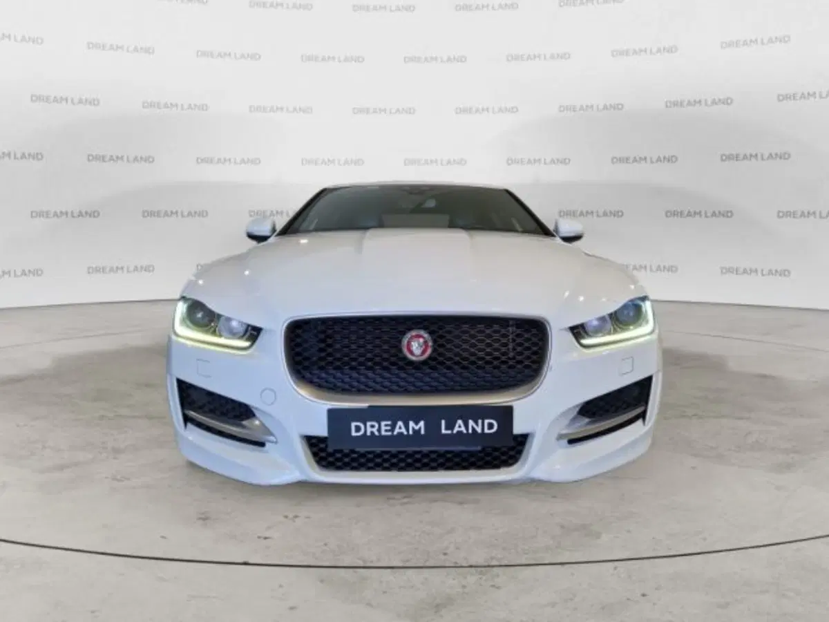 Jaguar XE usata a Livorno (2)