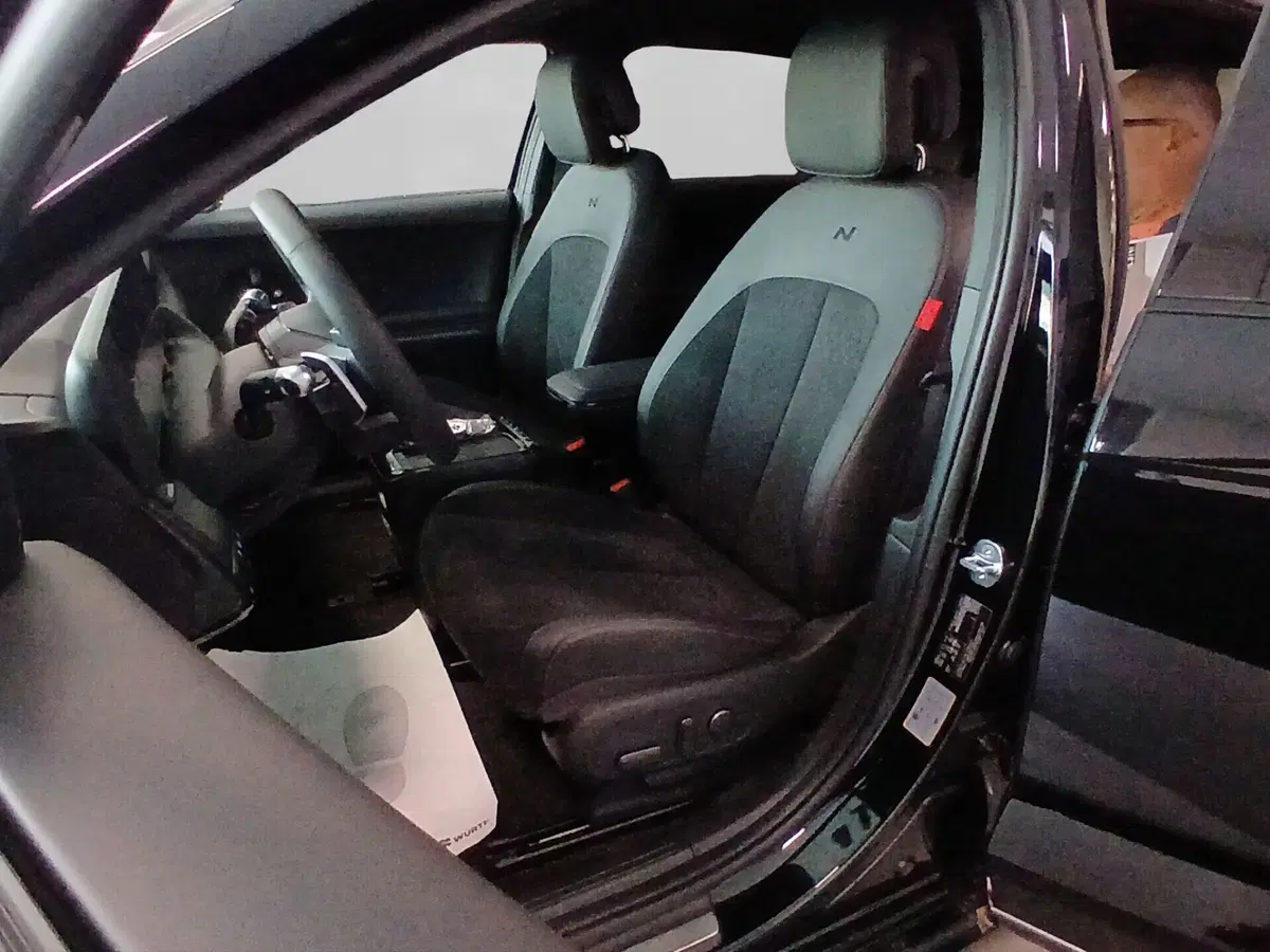 Hyundai Ioniq 5 nuova a Genova (9)