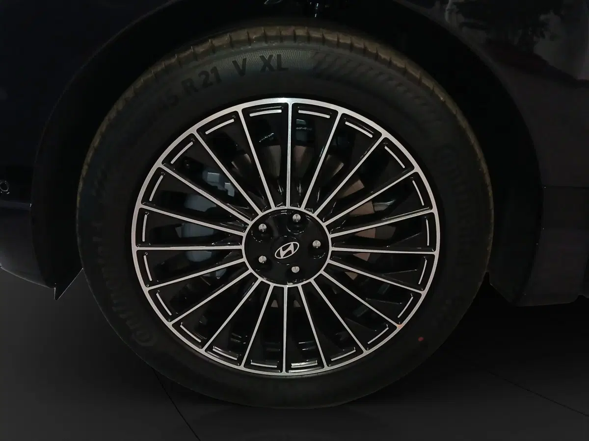 Hyundai Ioniq 9 nuova a Genova (18)
