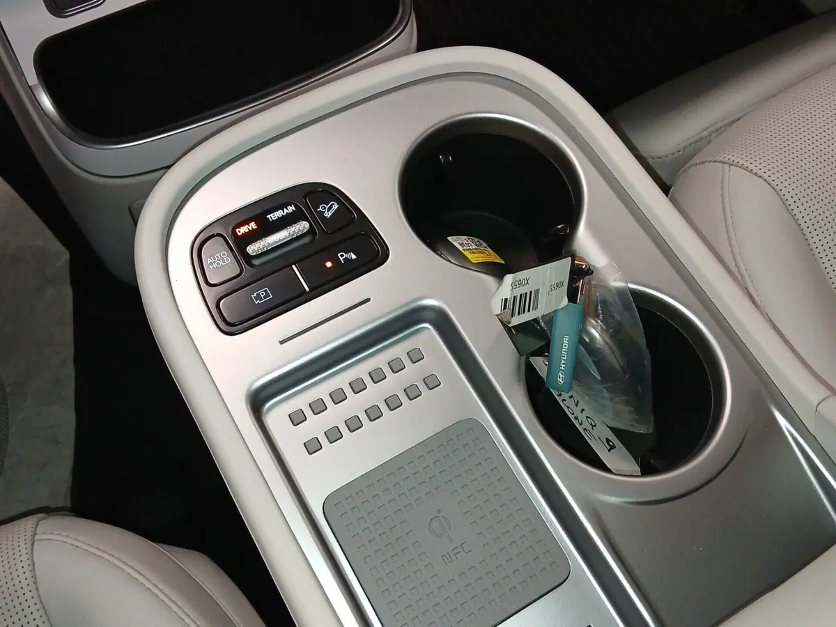 Hyundai Ioniq 9 nuova a Genova (20)