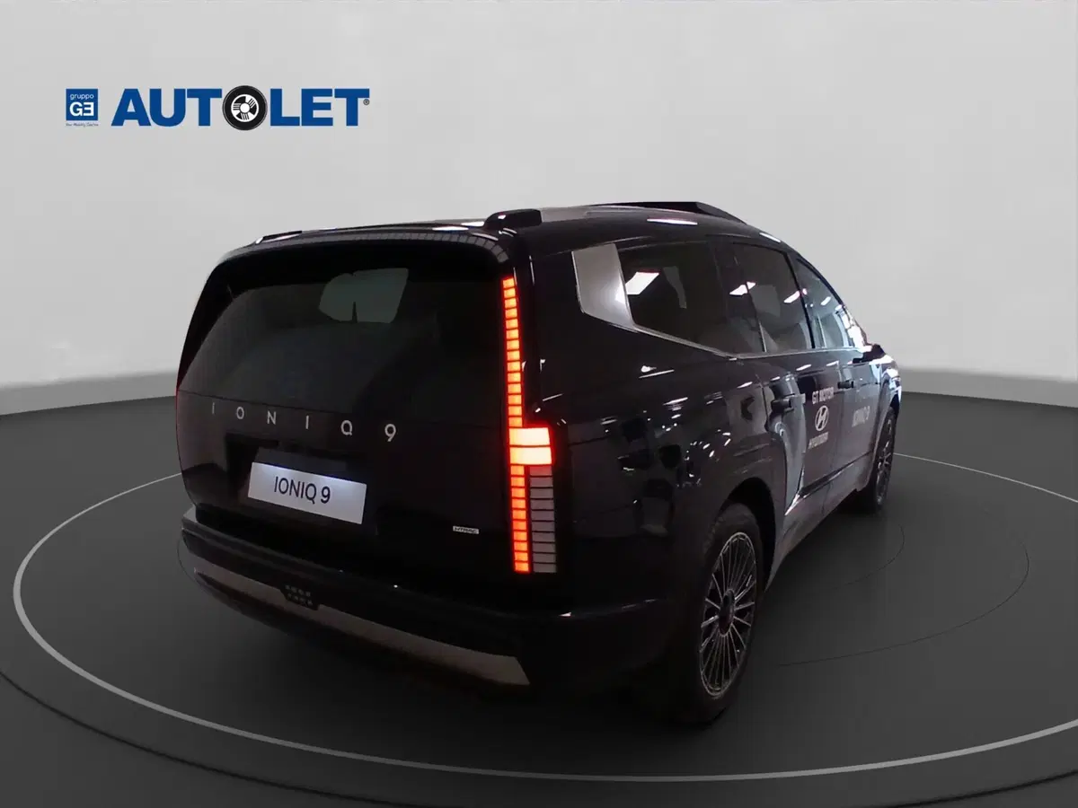 Hyundai Ioniq 9 nuova a Genova (7)
