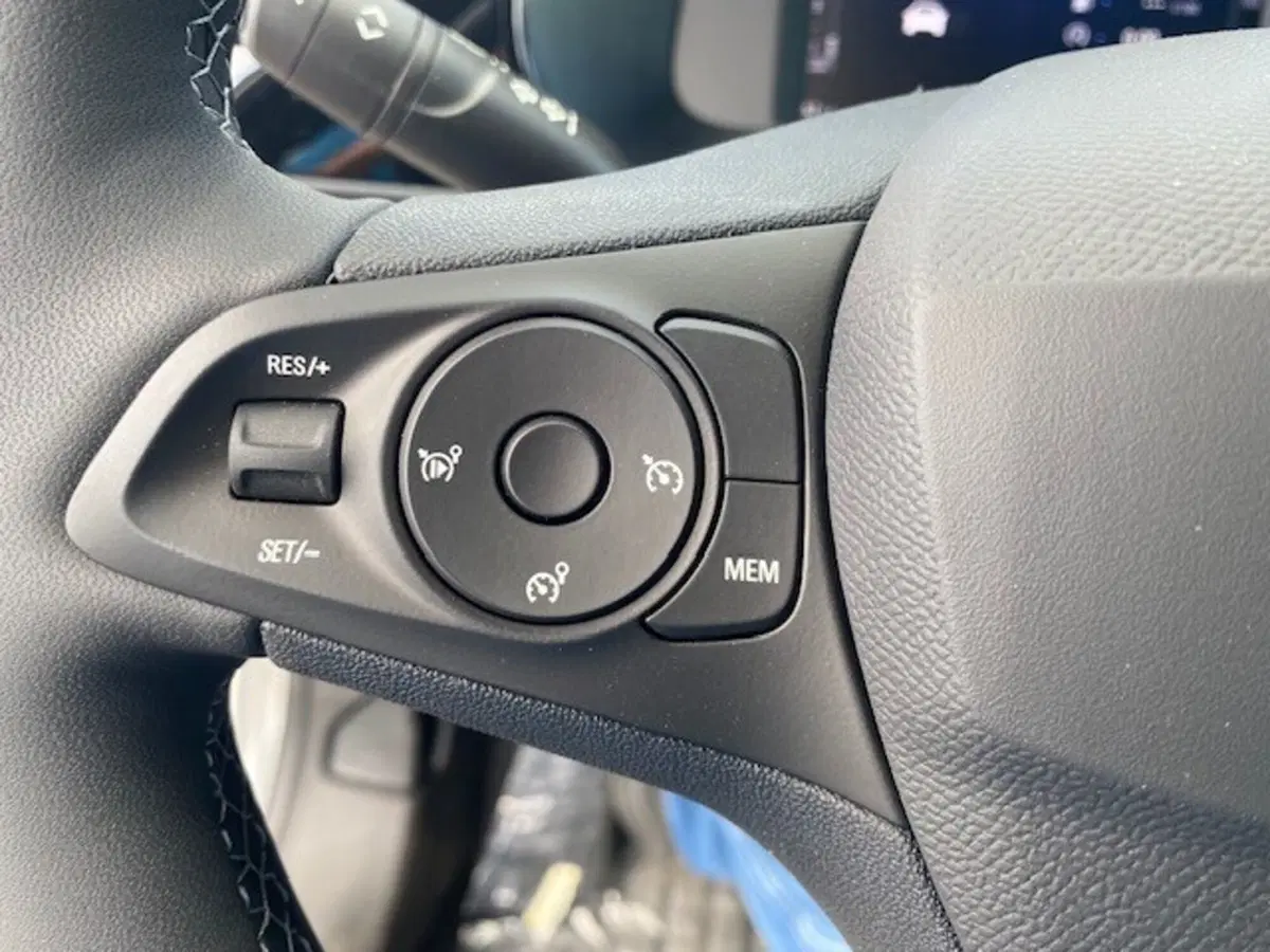 Opel Corsa nuova a Catania (17)