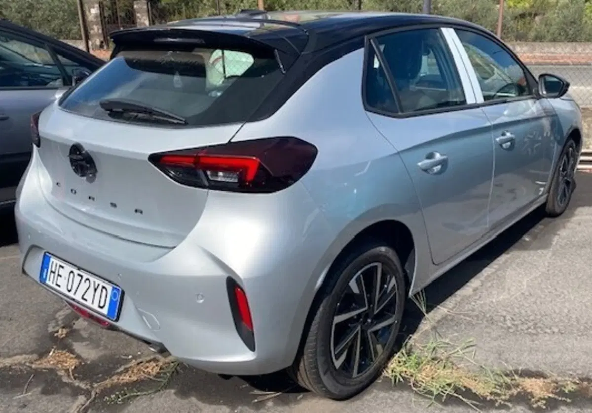Opel Corsa nuova a Catania (2)