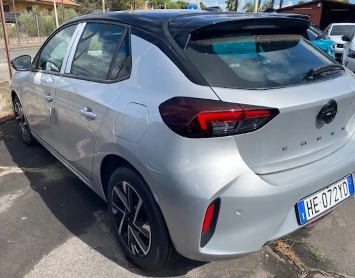 Opel Corsa nuova a Catania (3)
