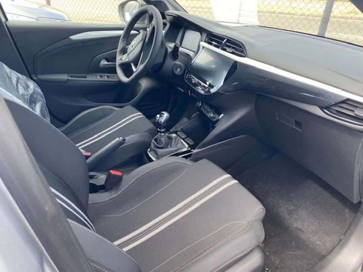 Opel Corsa nuova a Catania (9)