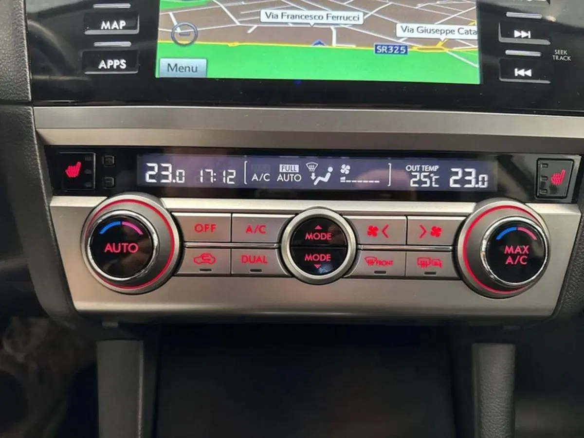 Subaru Outback usata a Prato (18)