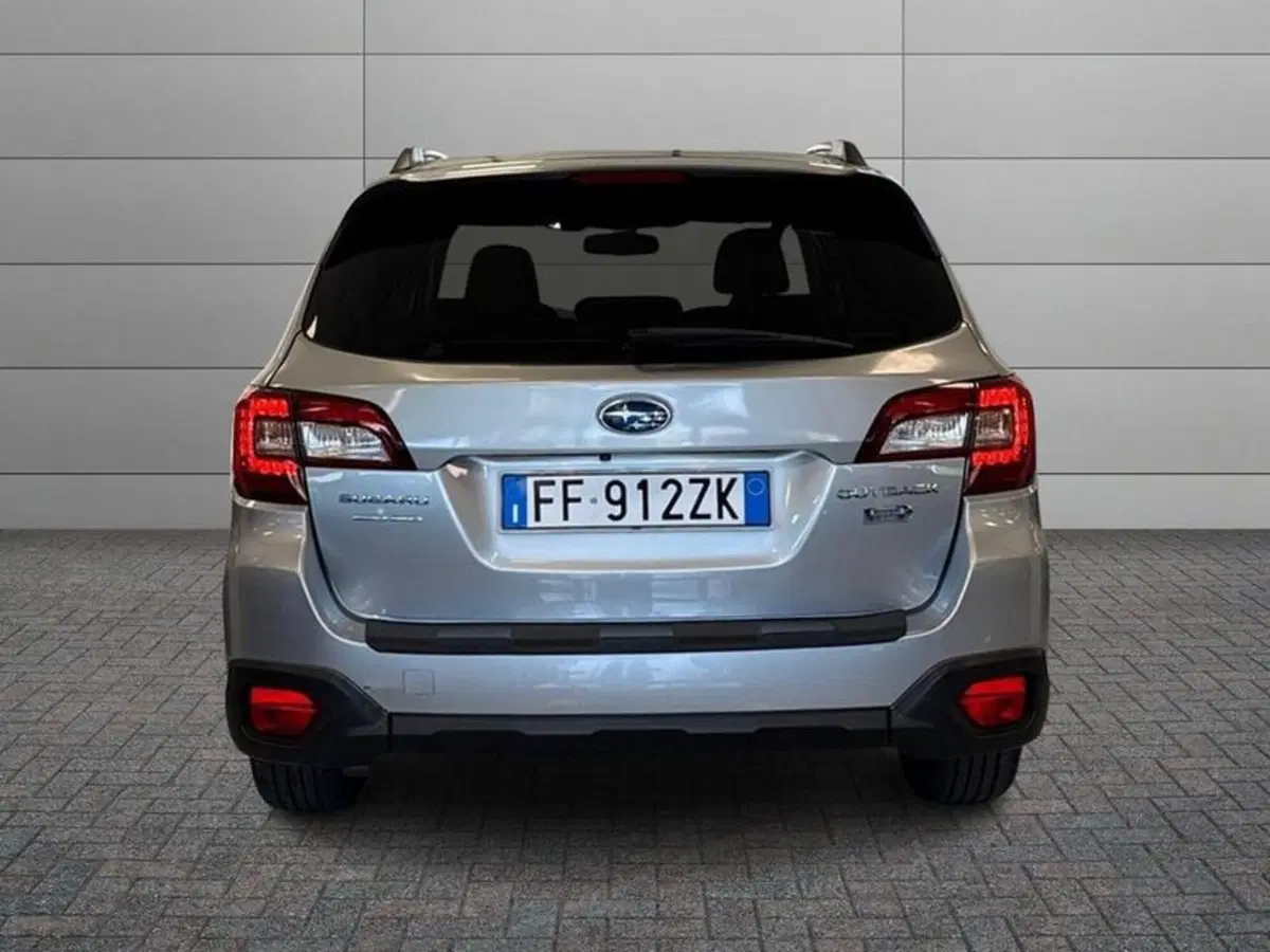 Subaru Outback usata a Prato (6)