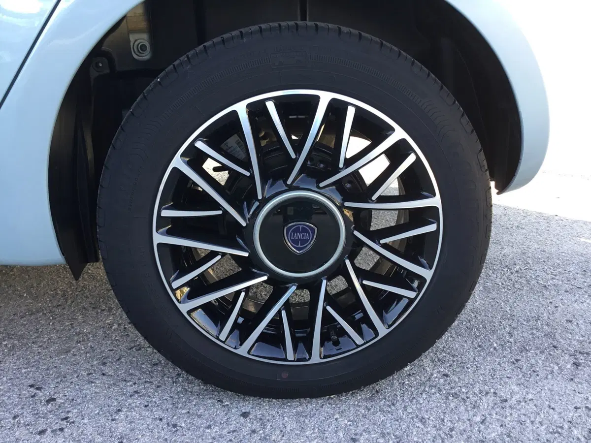 Lancia Ypsilon usata a Napoli (10)