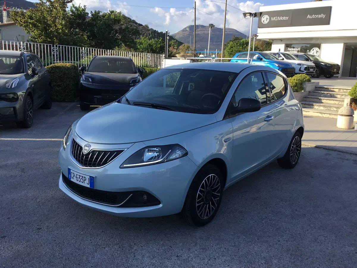 Lancia Ypsilon usata a Napoli (2)
