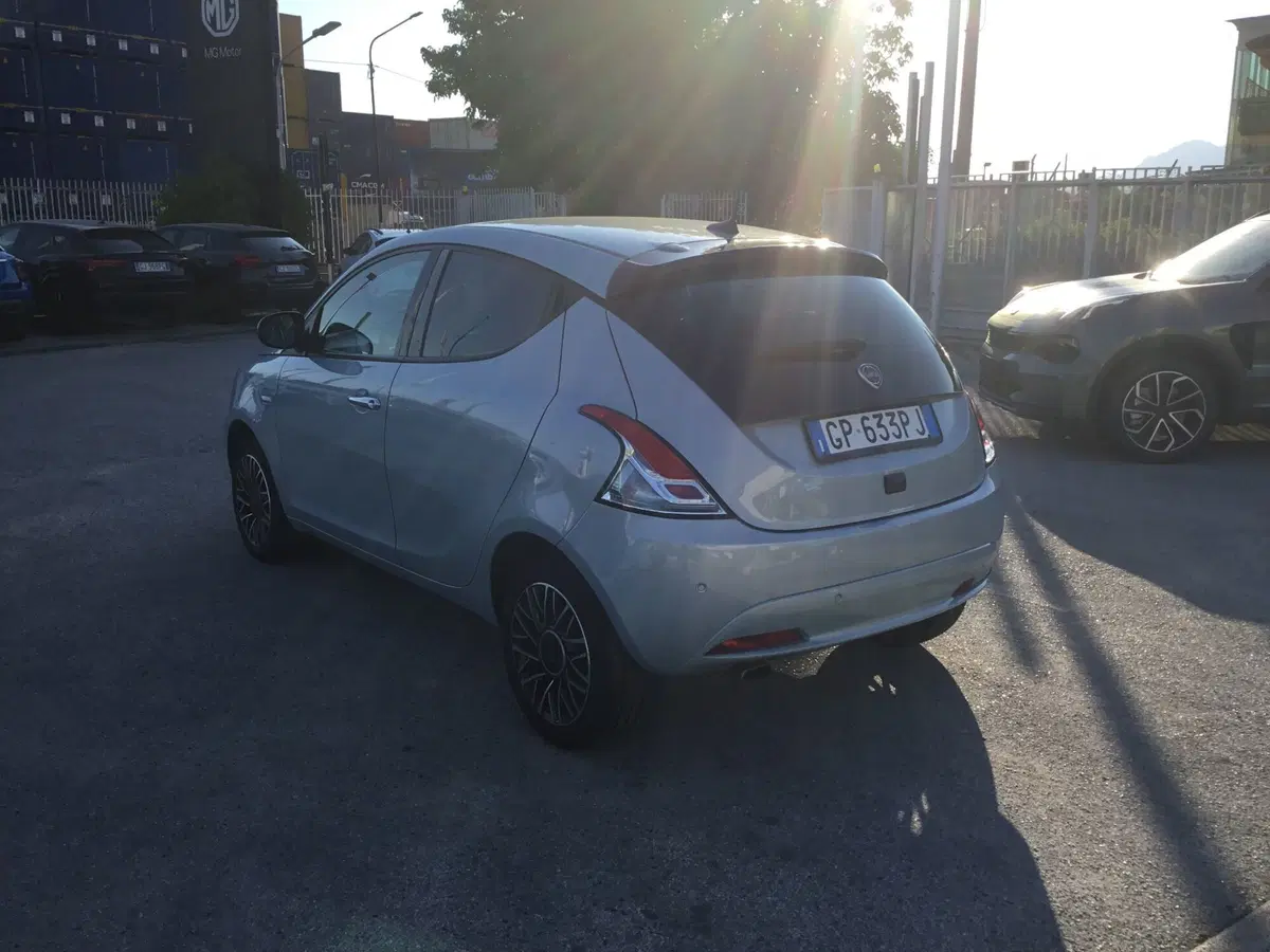 Lancia Ypsilon usata a Napoli (3)