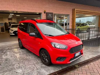 Ford Tourneo Courier 1.0 EcoBoost 100 CV Sport del 2018 usata a Montecrestese