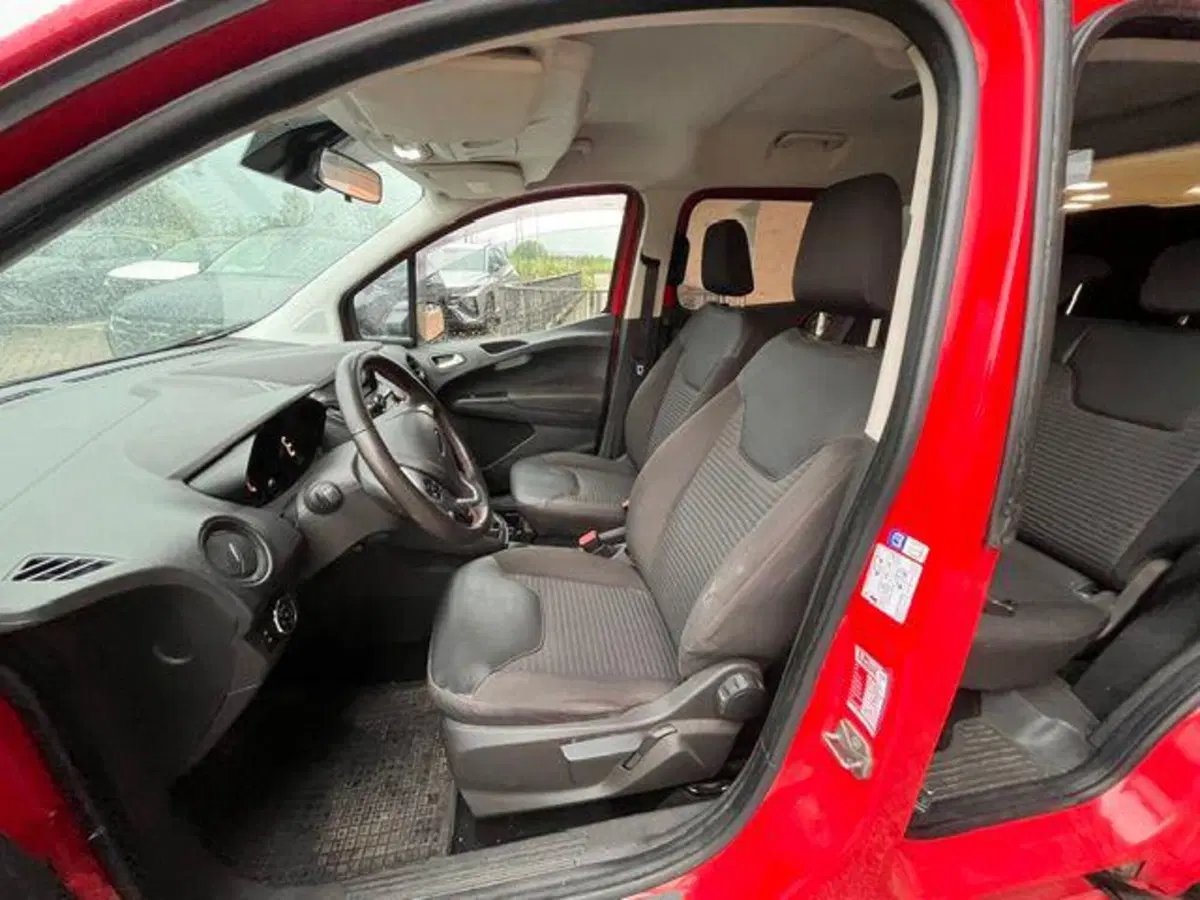 Ford Tourneo Courier usata a Verbano Cusio Ossola (11)