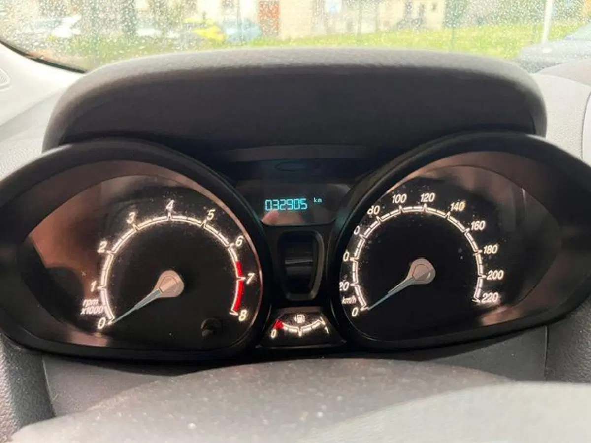 Ford Tourneo Courier usata a Verbano Cusio Ossola (12)