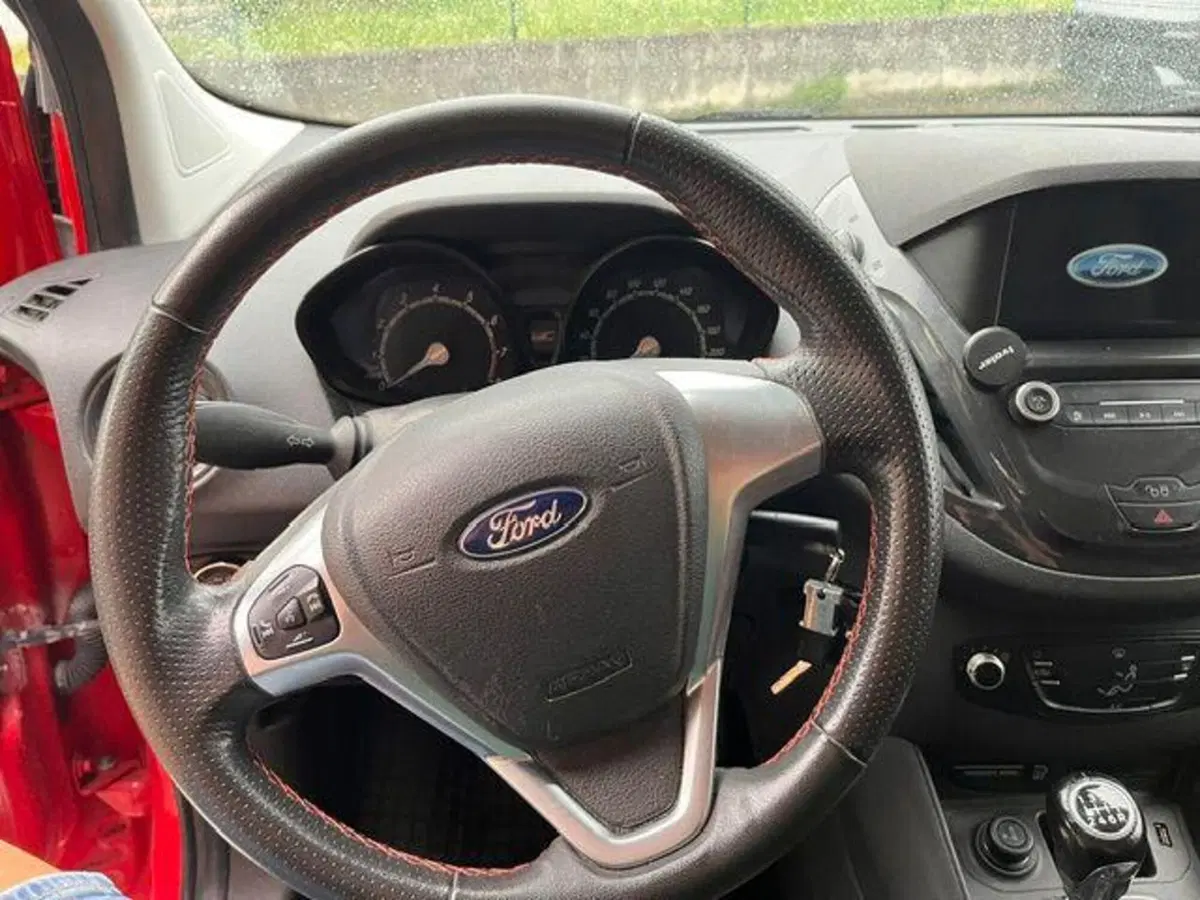 Ford Tourneo Courier usata a Verbano Cusio Ossola (14)