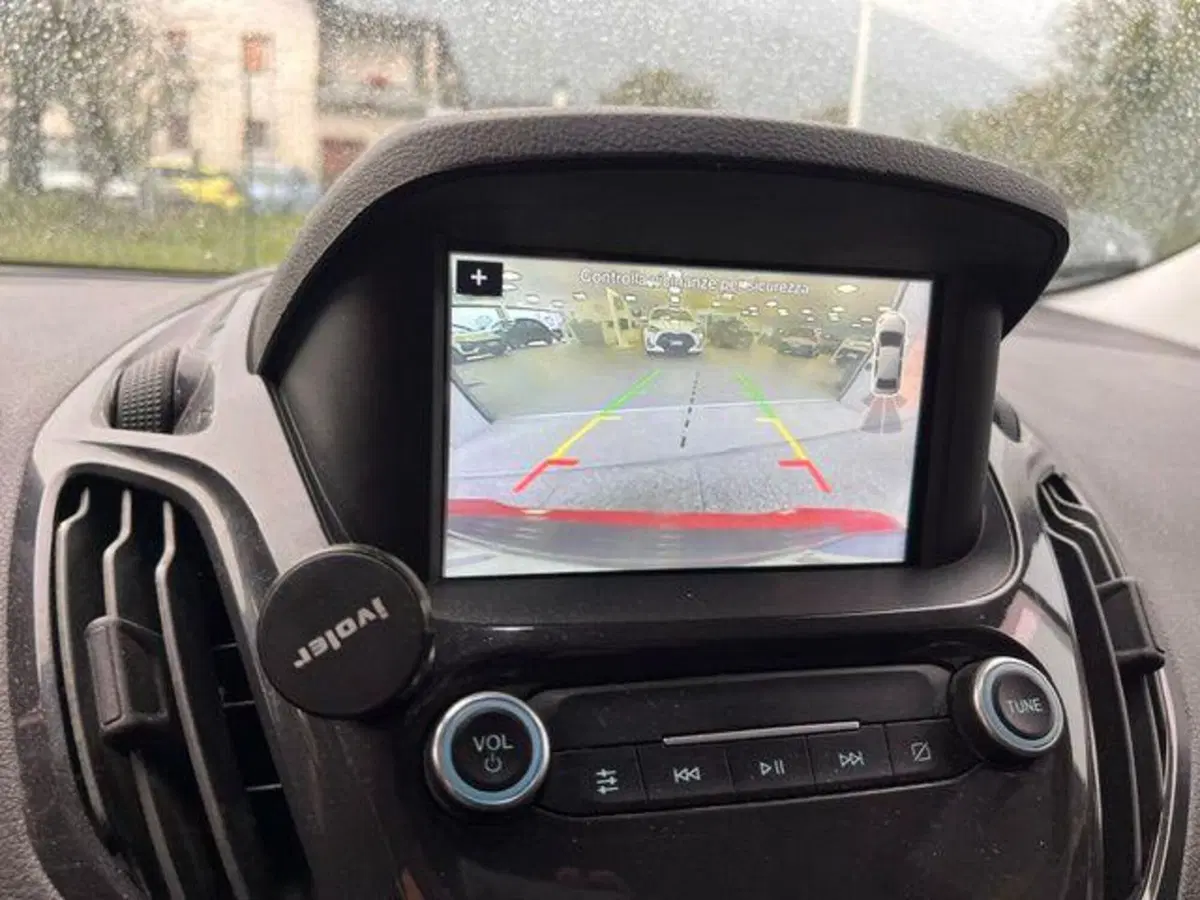 Ford Tourneo Courier usata a Verbano Cusio Ossola (17)
