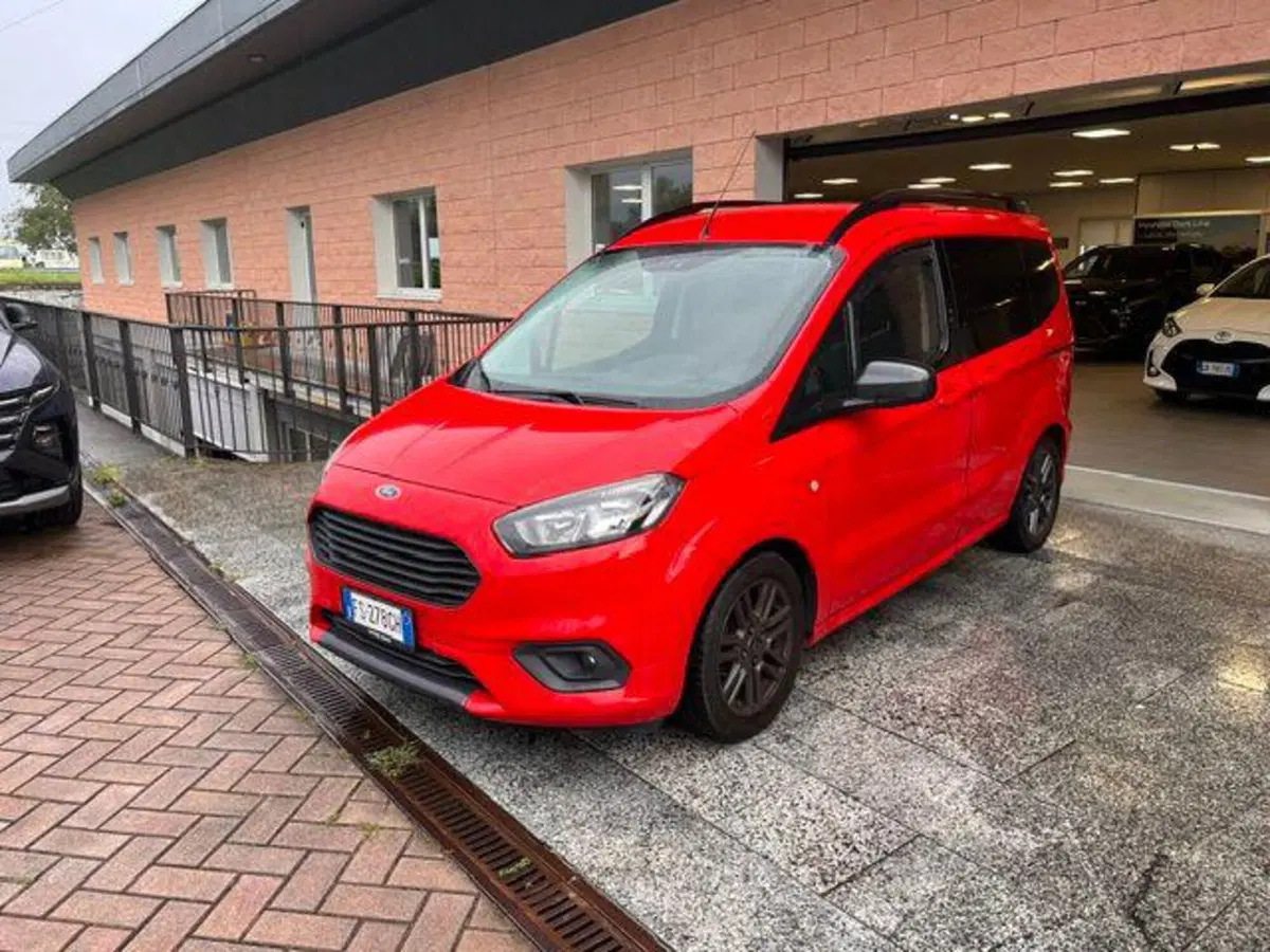Ford Tourneo Courier usata a Verbano Cusio Ossola (3)