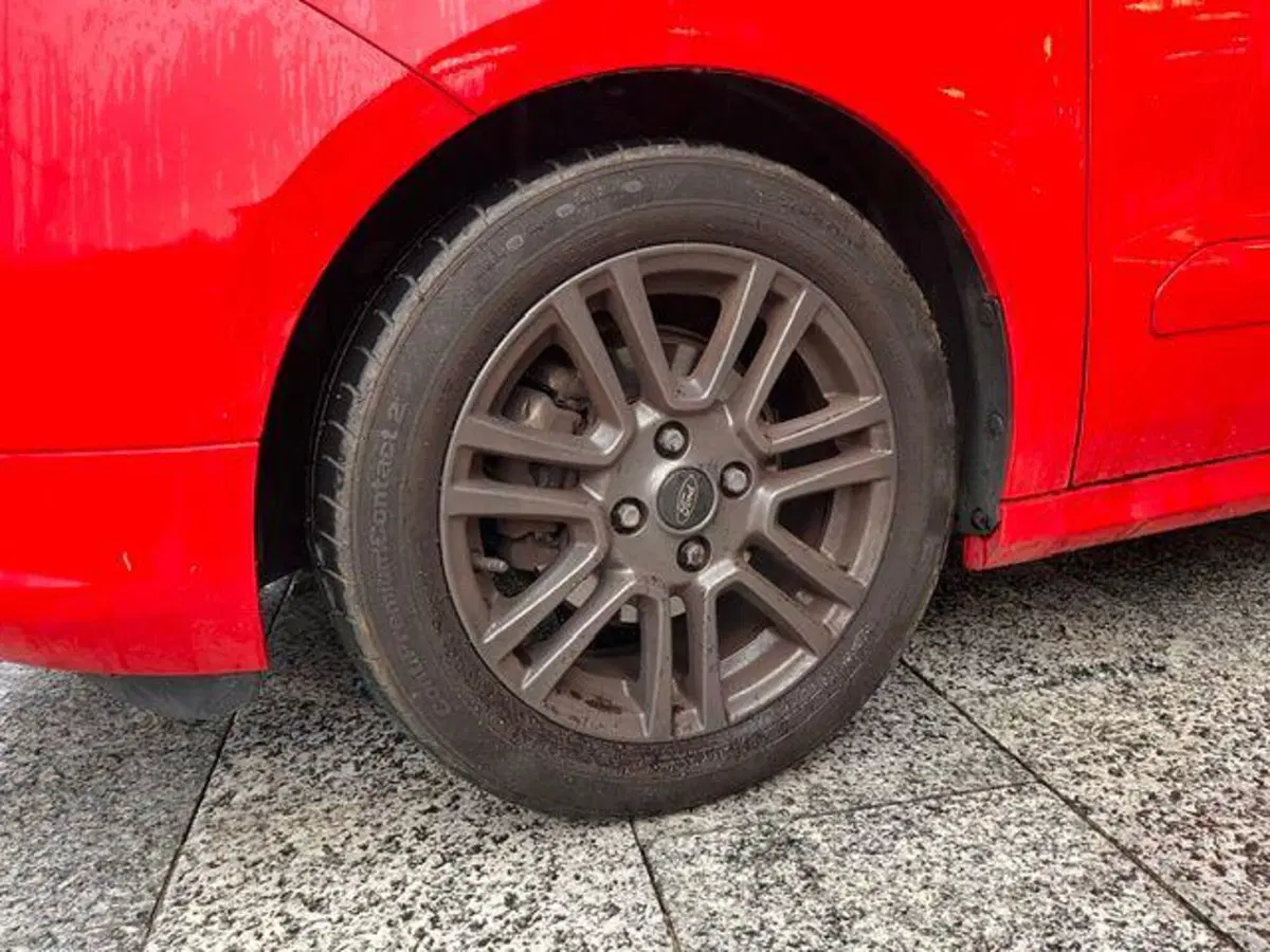 Ford Tourneo Courier usata a Verbano Cusio Ossola (4)