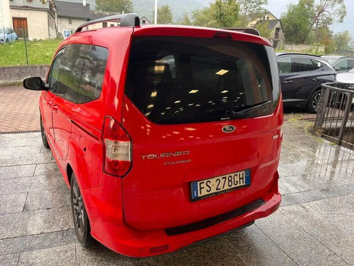 Ford Tourneo Courier usata a Verbano Cusio Ossola (6)
