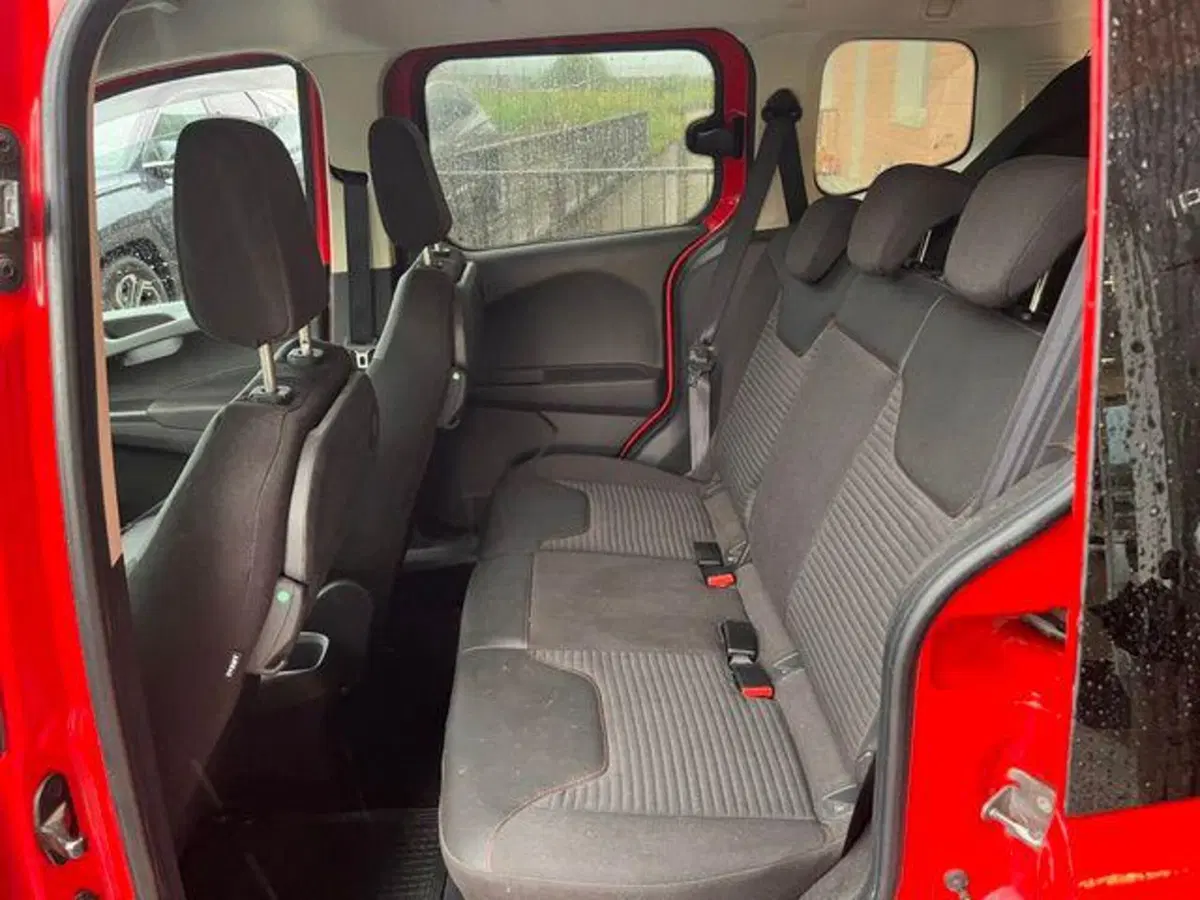Ford Tourneo Courier usata a Verbano Cusio Ossola (9)