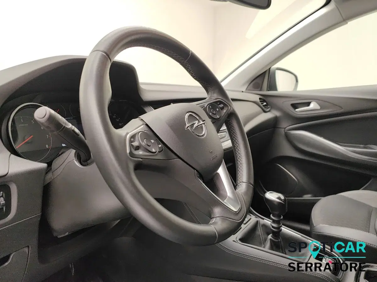 Opel Grandland X usata a Como (18)