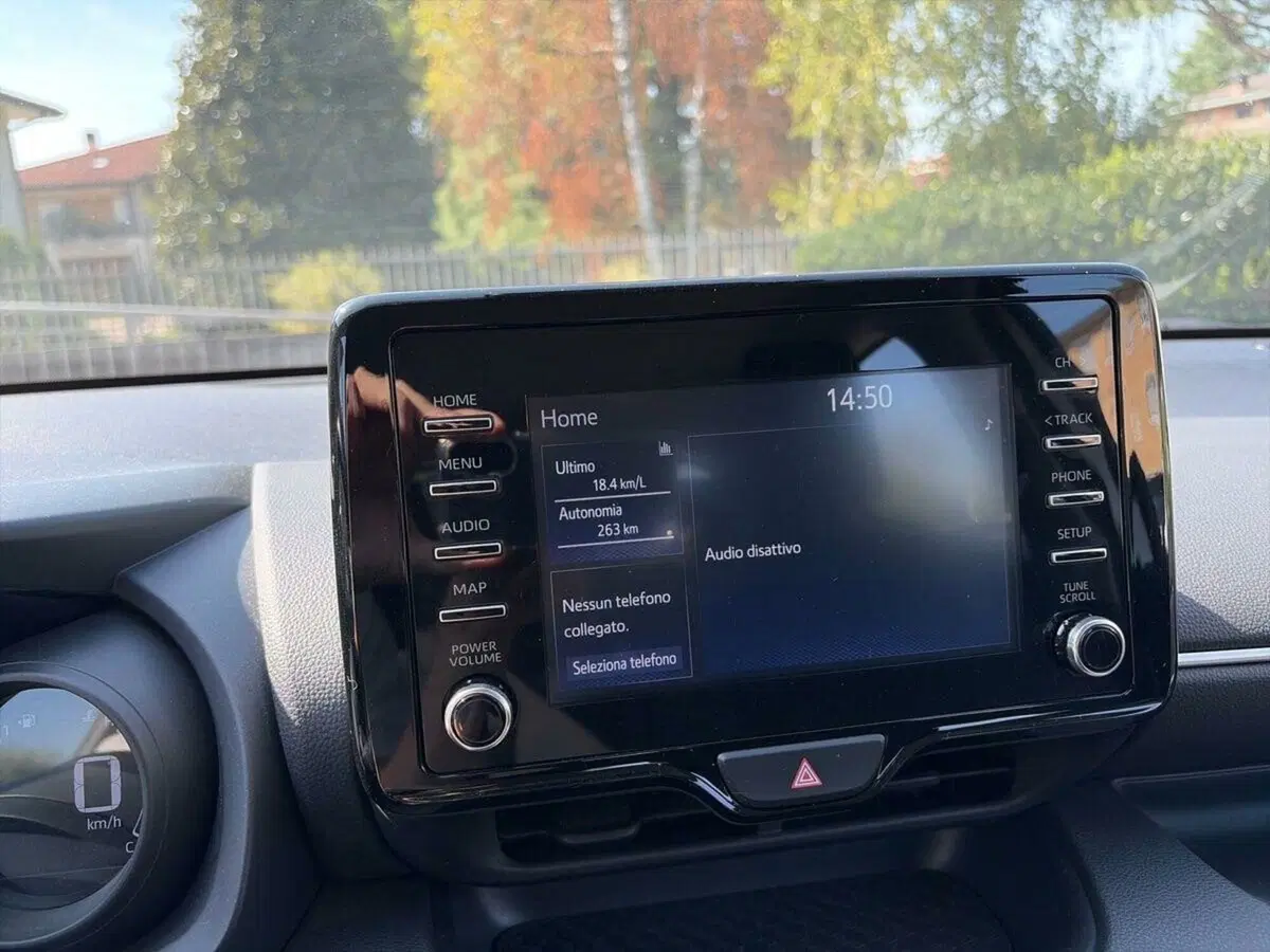 Toyota Yaris usata a Lecco (10)