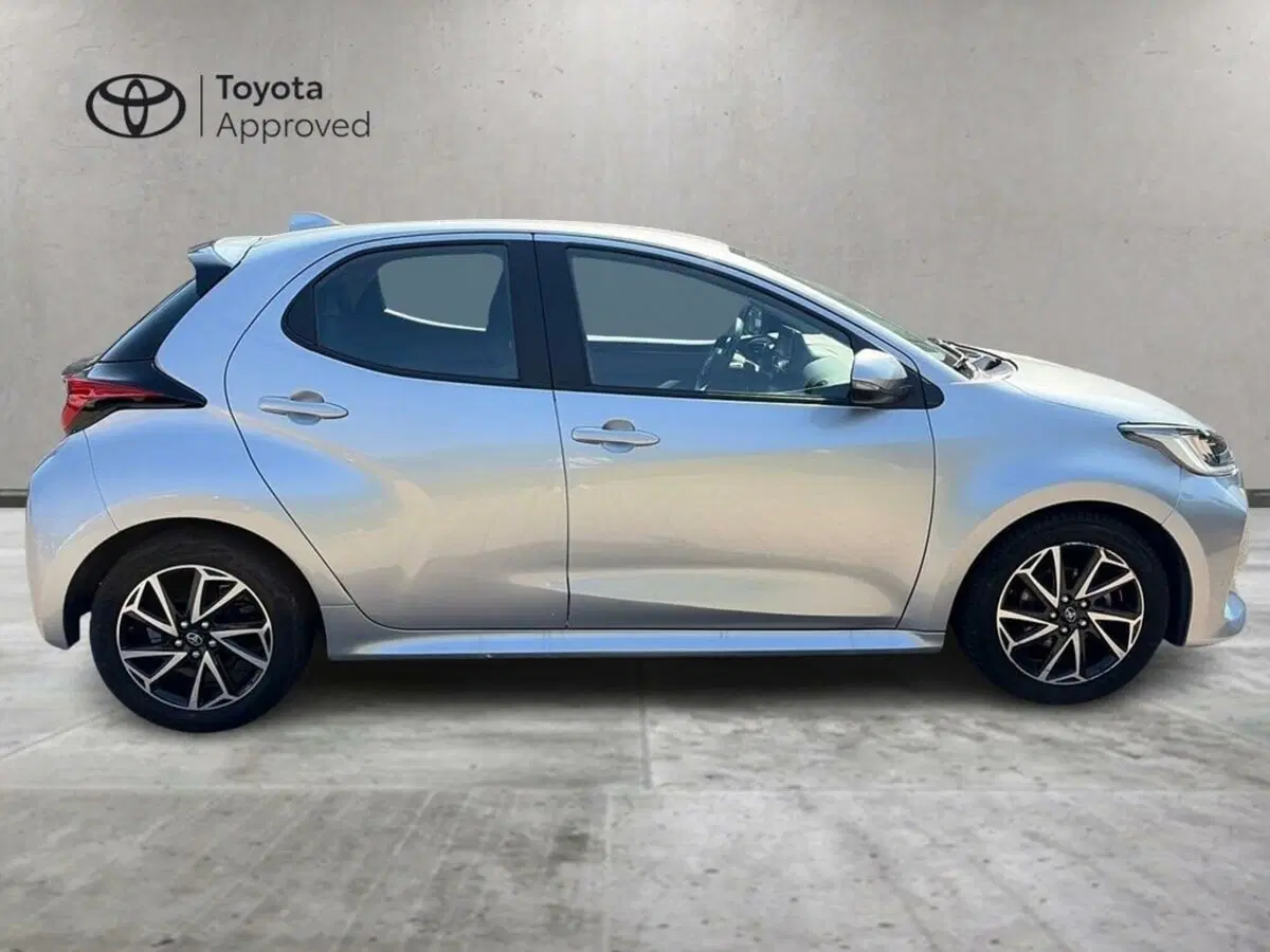 Toyota Yaris usata a Lecco (4)