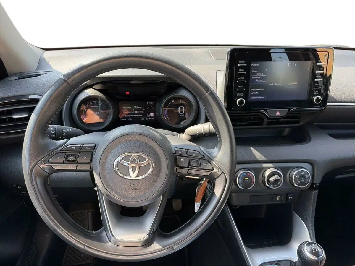Toyota Yaris usata a Lecco (8)