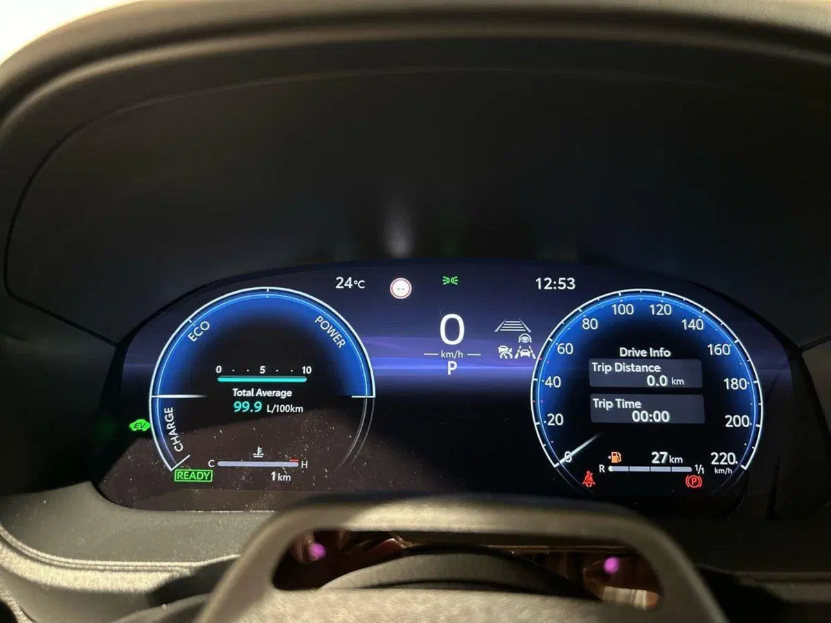 Toyota Yaris Cross nuova a Lecco (9)