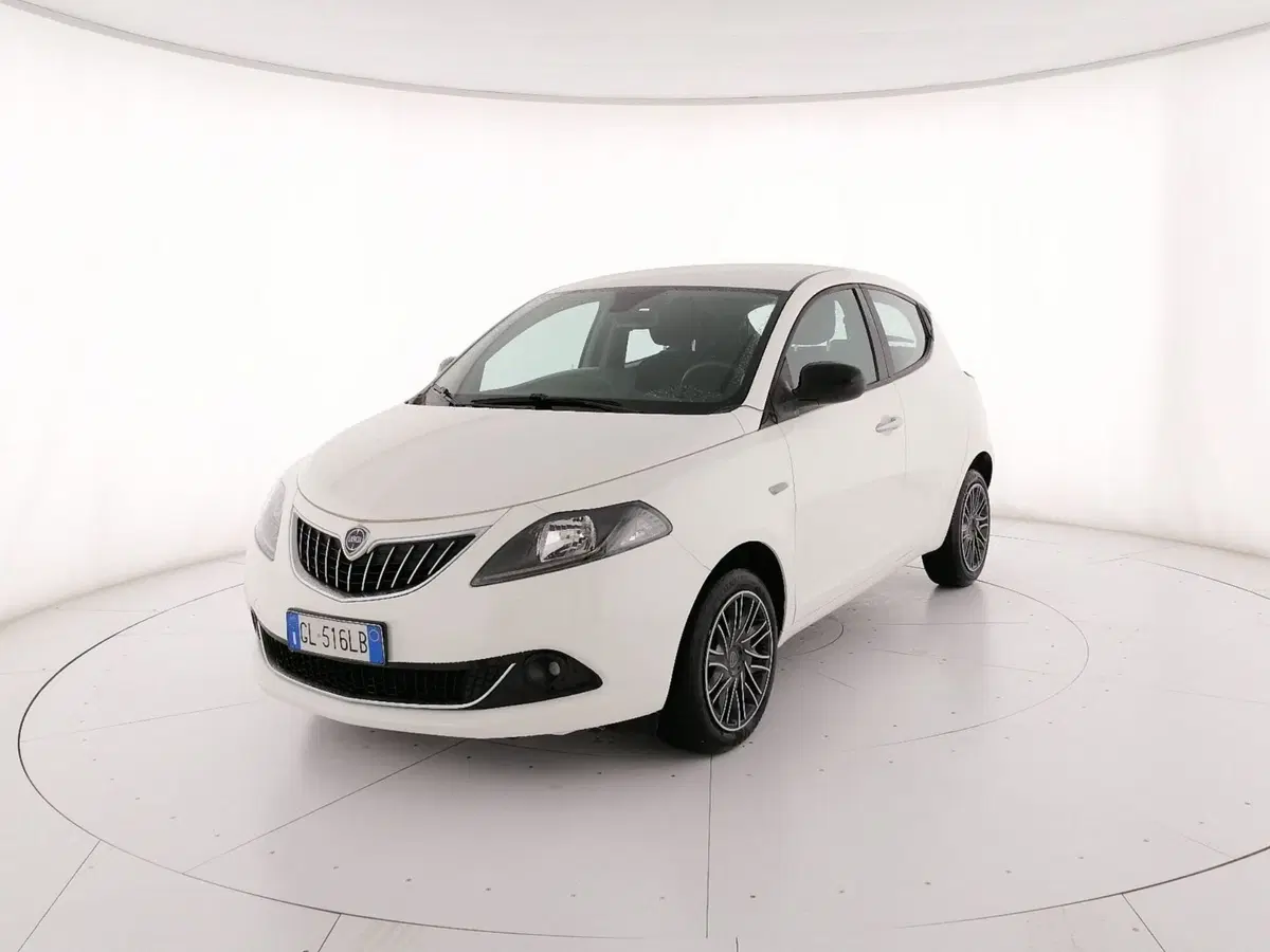 Lancia Ypsilon usata a Roma