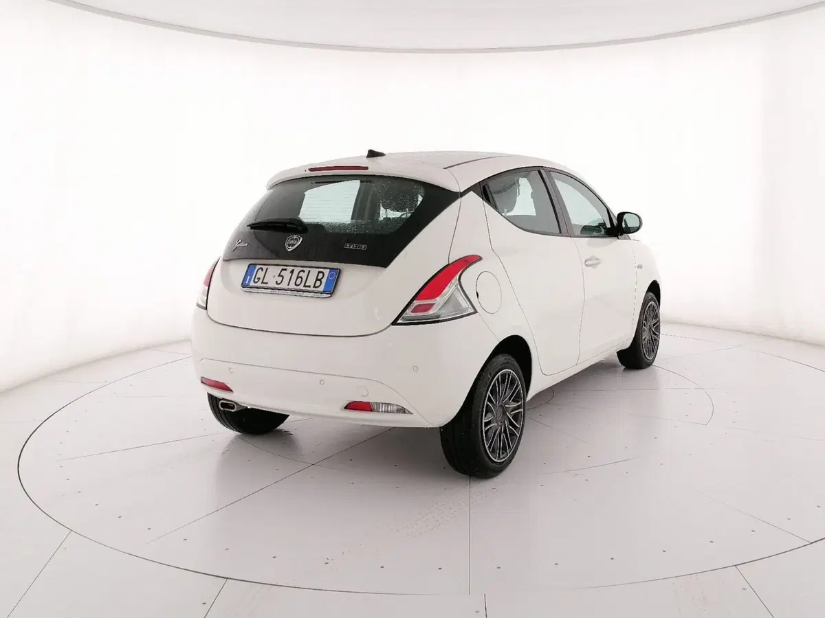 Lancia Ypsilon usata a Roma (2)