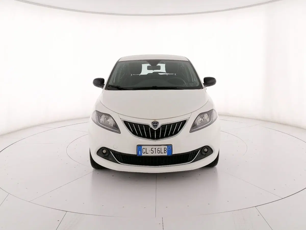 Lancia Ypsilon usata a Roma (5)