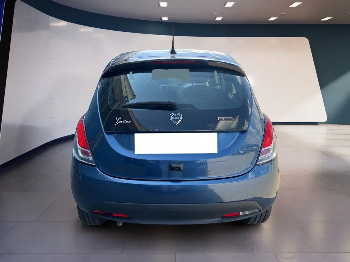 Lancia Ypsilon usata a Torino (4)