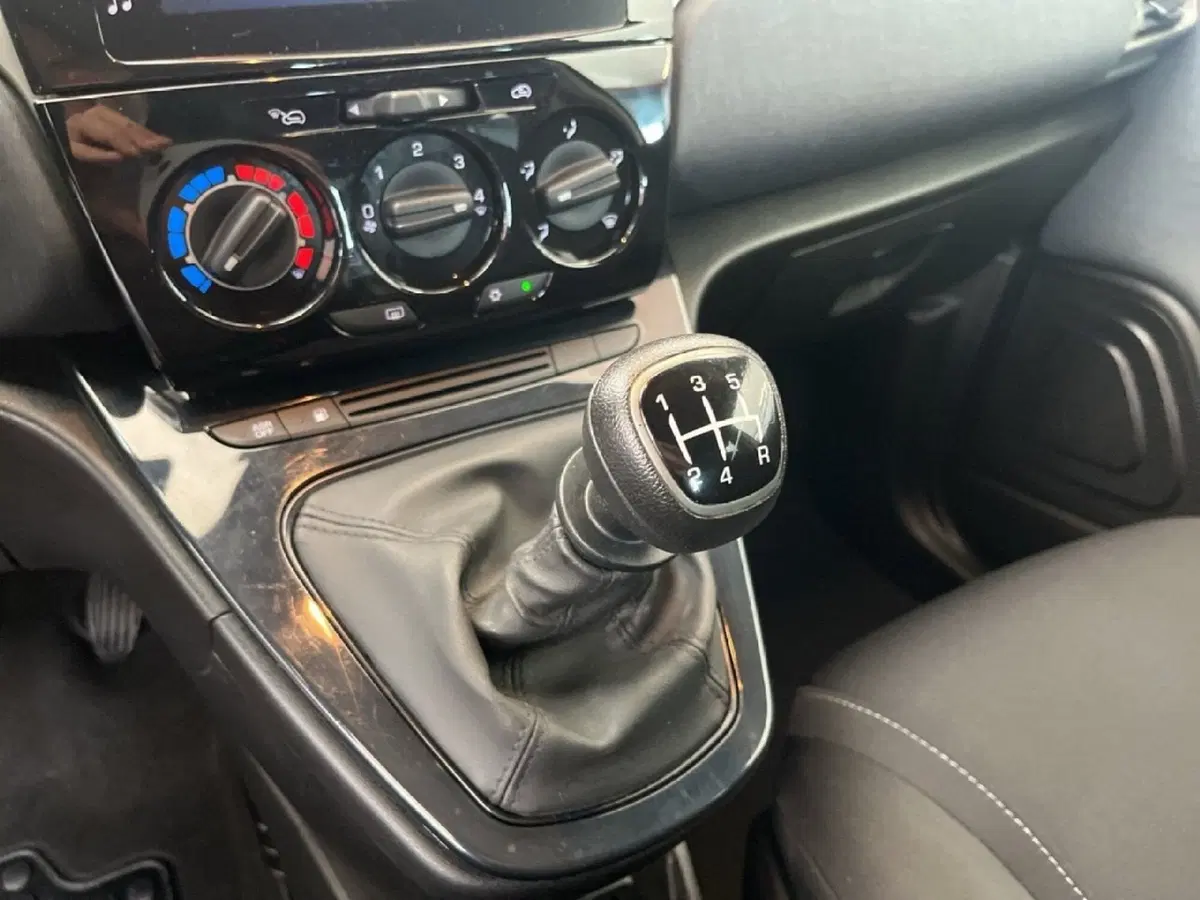 Lancia Ypsilon usata a Torino (13)