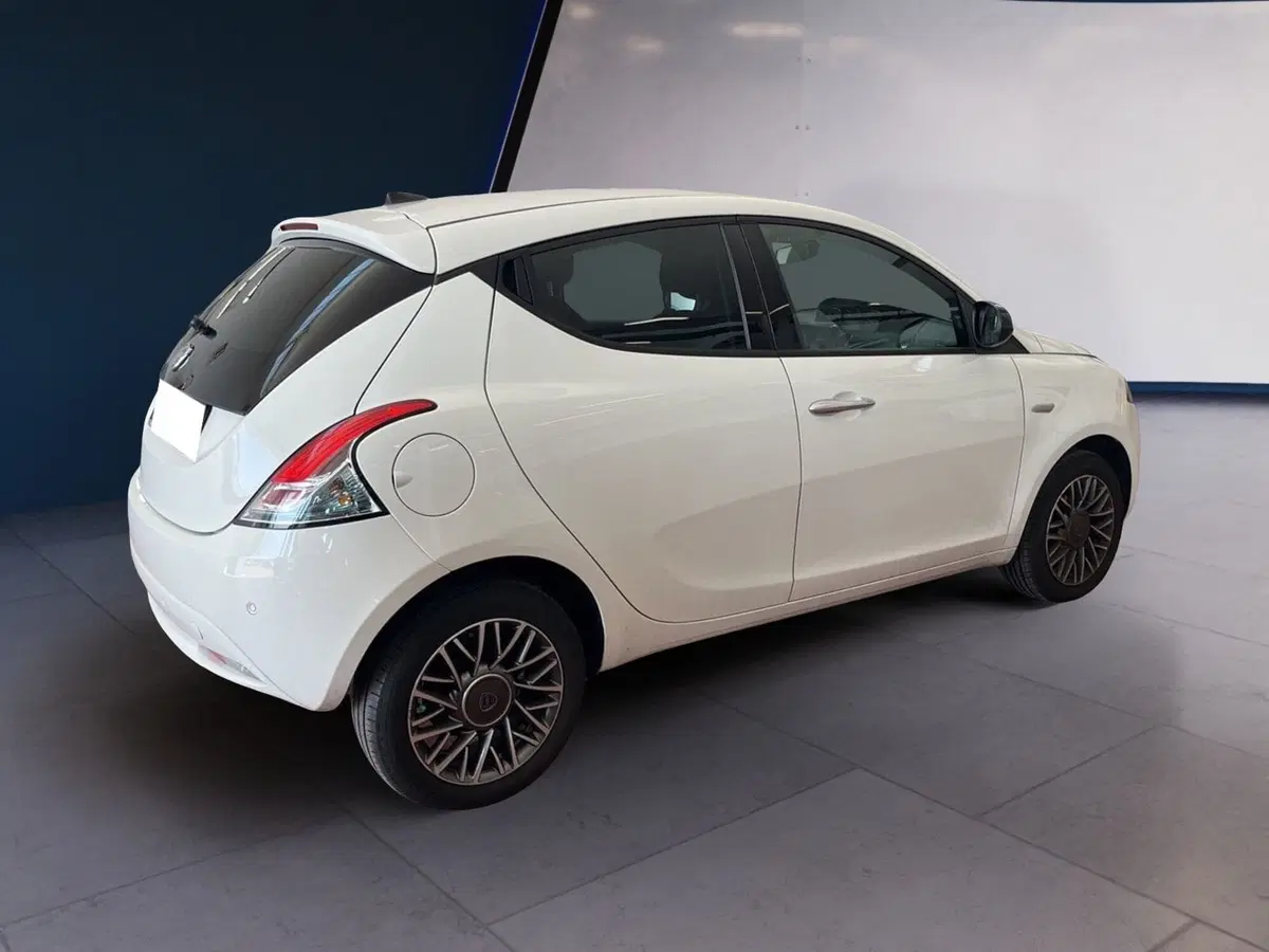 Lancia Ypsilon usata a Torino (4)