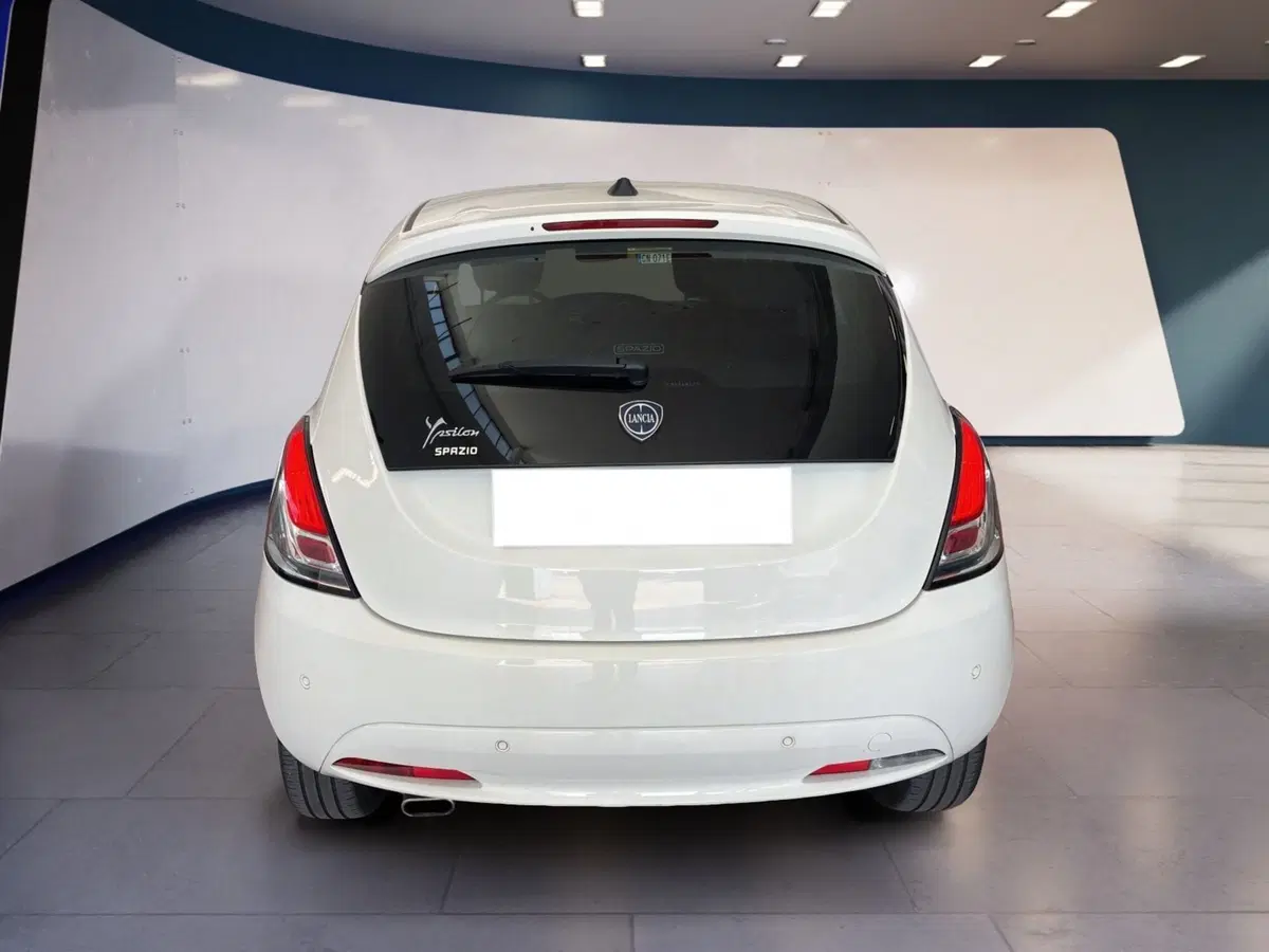 Lancia Ypsilon usata a Torino (5)