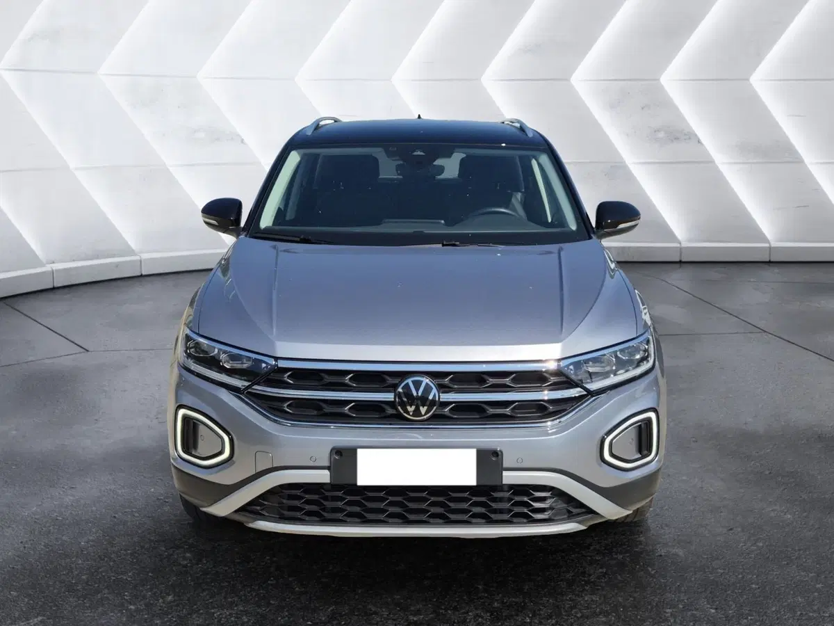 Volkswagen T-Roc usata  (2)