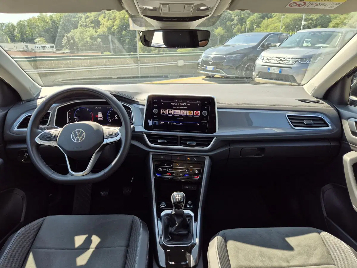 Volkswagen T-Roc usata  (8)