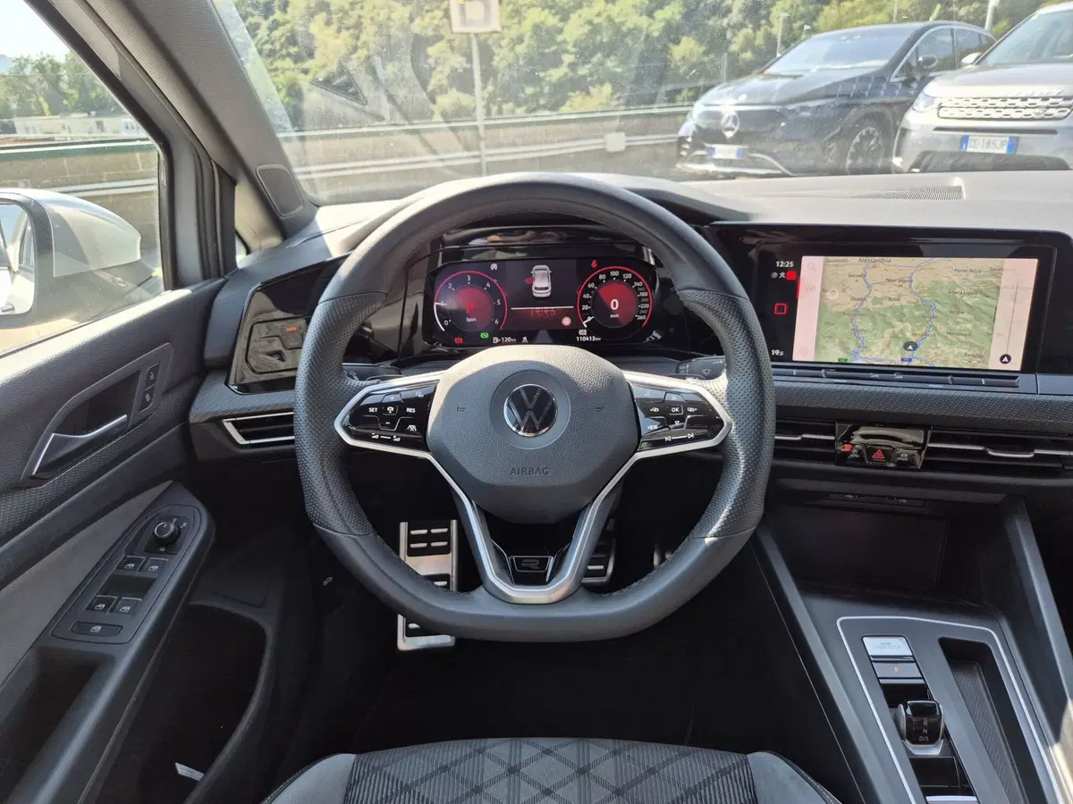 Volkswagen Golf usata  (17)