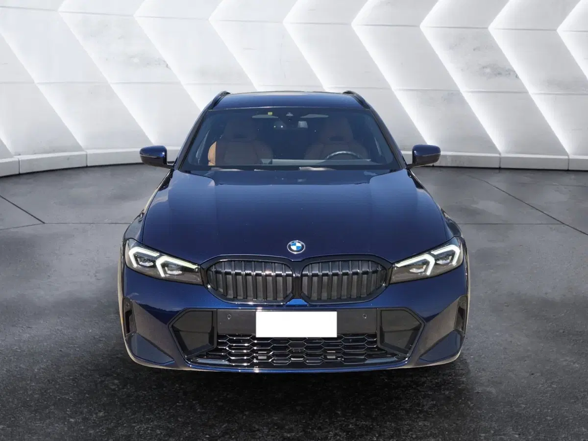 BMW Serie 3 Touring usata  (2)