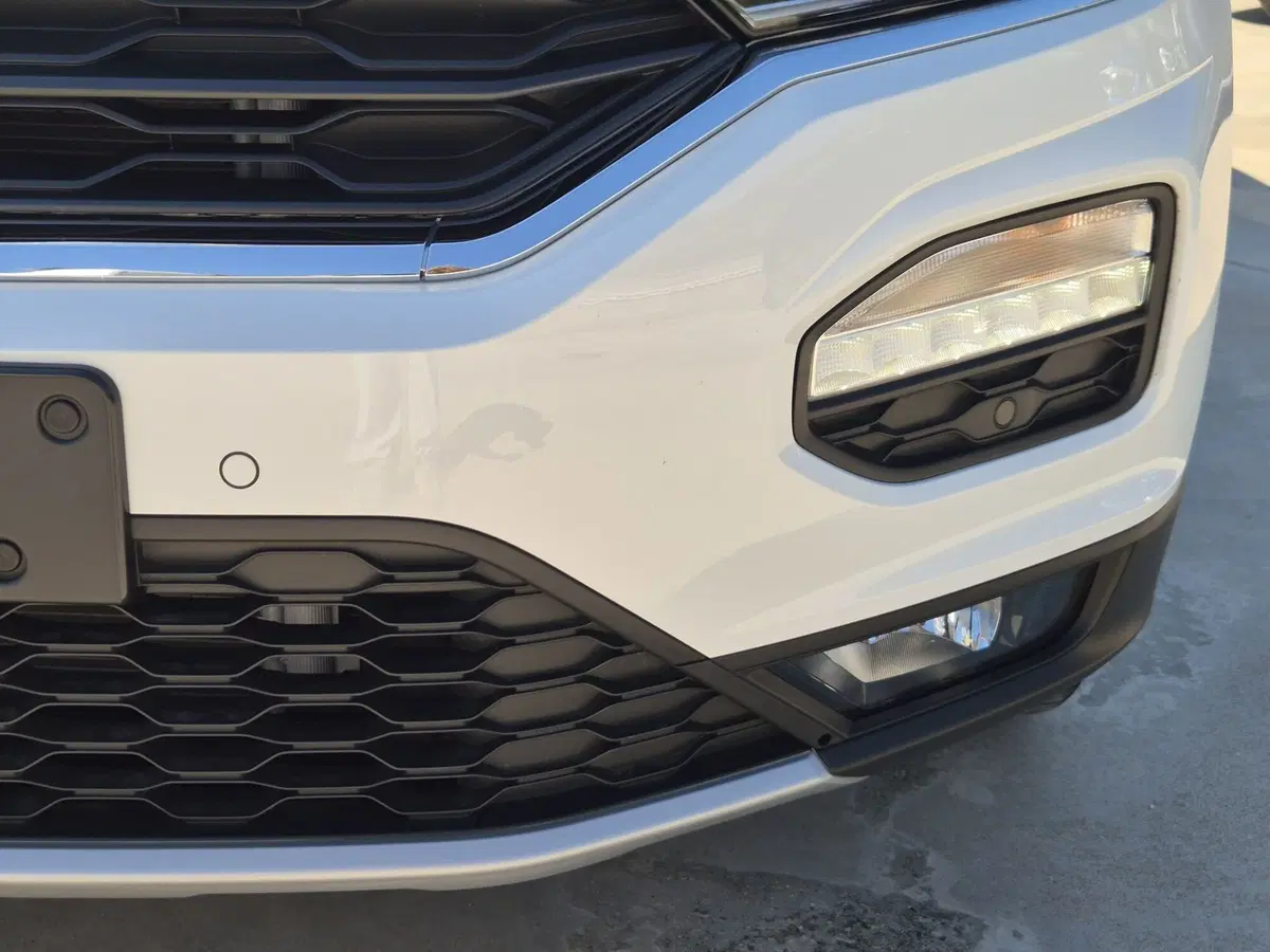 Volkswagen T-Roc usata  (18)