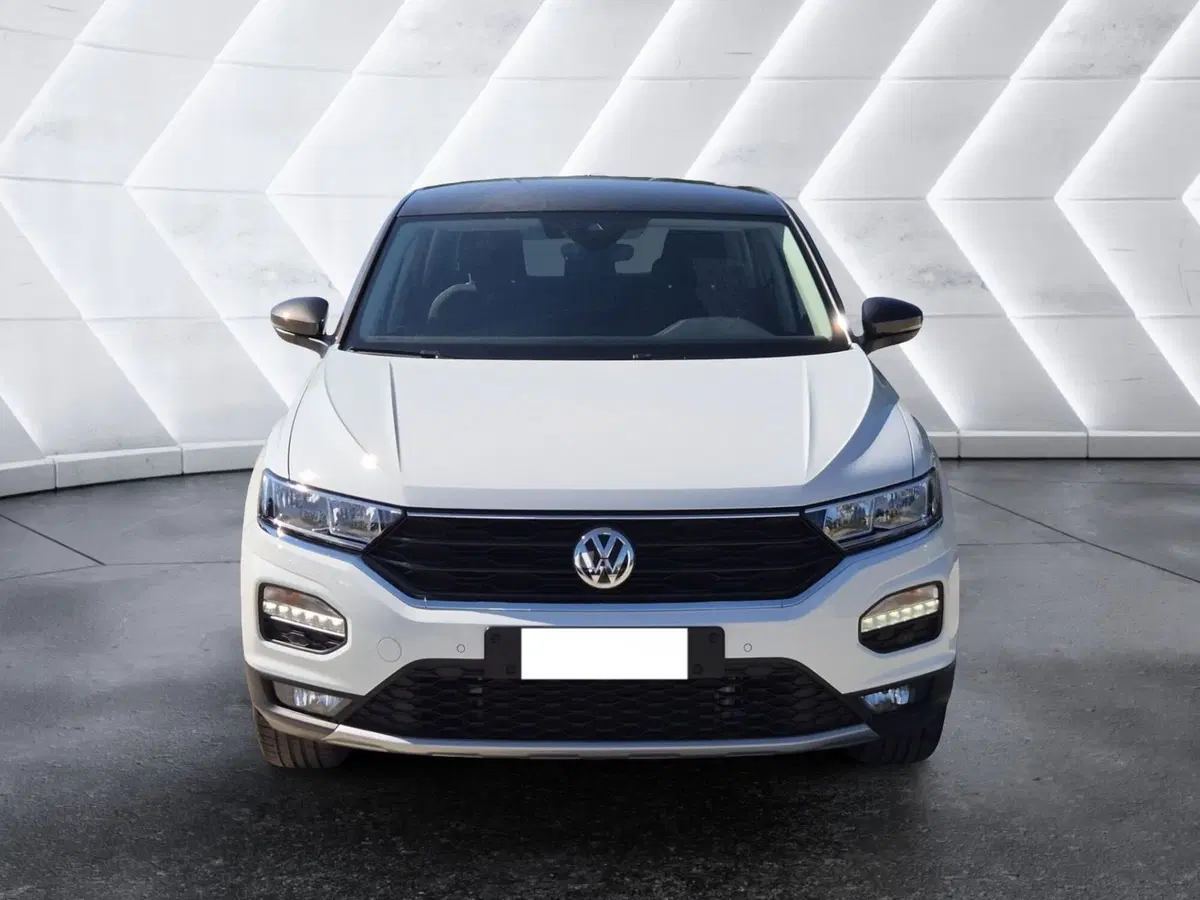 Volkswagen T-Roc usata  (2)