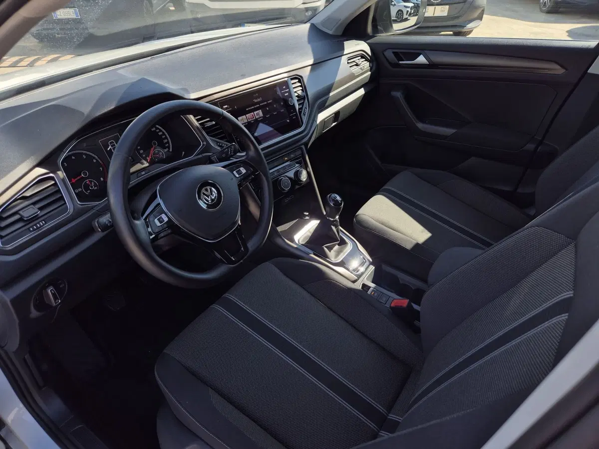 Volkswagen T-Roc usata  (6)