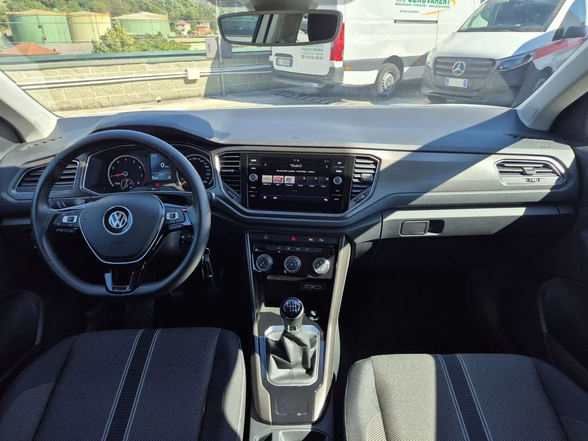 Volkswagen T-Roc usata  (8)