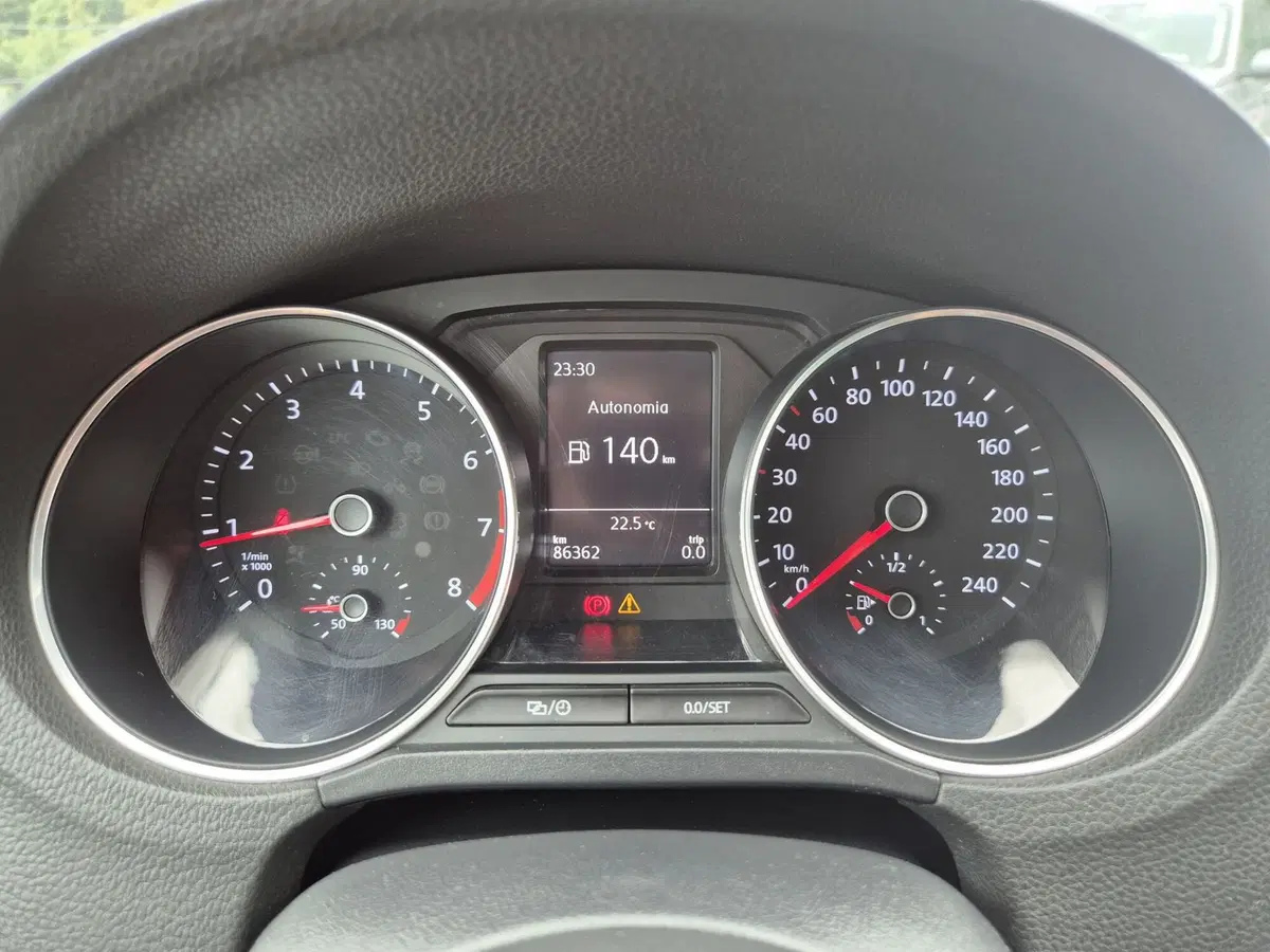 Volkswagen Polo usata  (13)