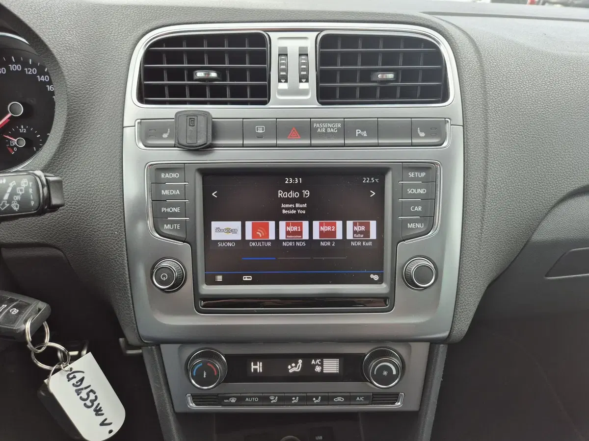 Volkswagen Polo usata  (17)