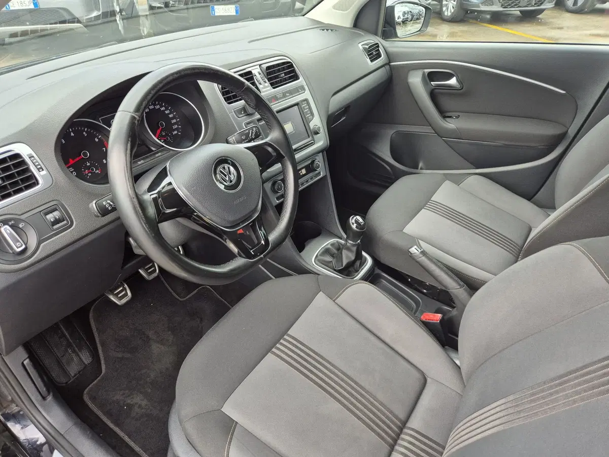 Volkswagen Polo usata  (6)