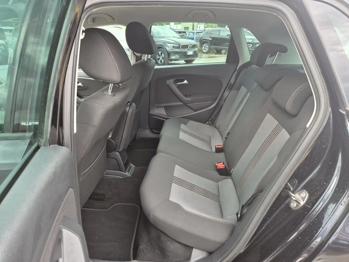 Volkswagen Polo usata  (7)