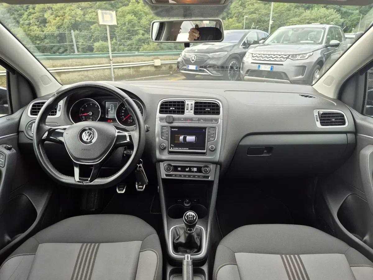 Volkswagen Polo usata  (8)