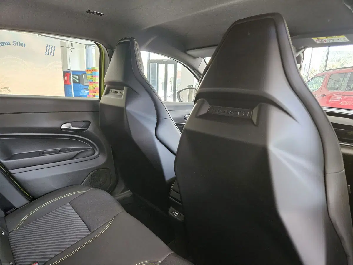 Abarth 600e nuova a Matera (15)